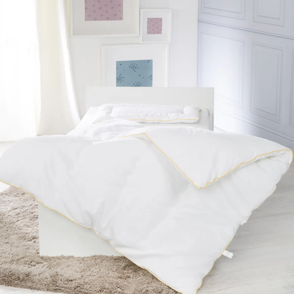 Imbottitura piumino con cuscino bianco – roba