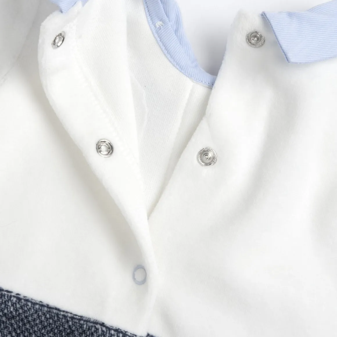 Tutina aperta entrogamba con papillon – chicco